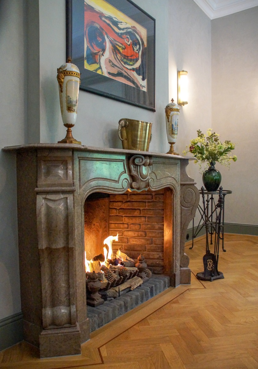 Fireplace accessories in Netherlands, sourced by https://www.firebacks.net