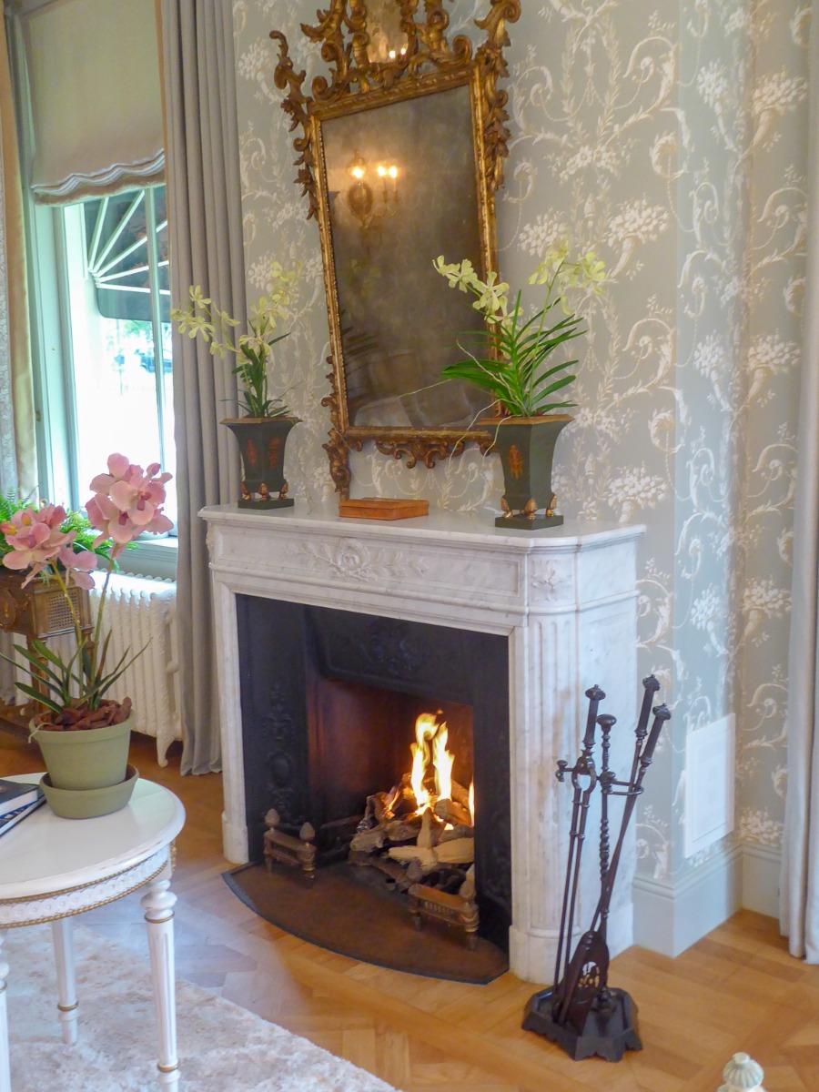 Decorated gas fireplaces in Rotterdam