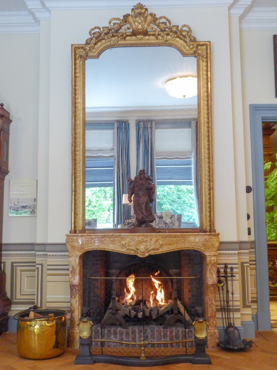 Decorated gas fireplaces in Rotterdam