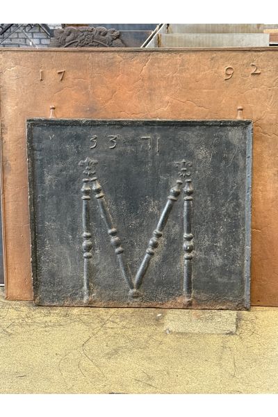 Pillars with Fleurs de Lys Fireback