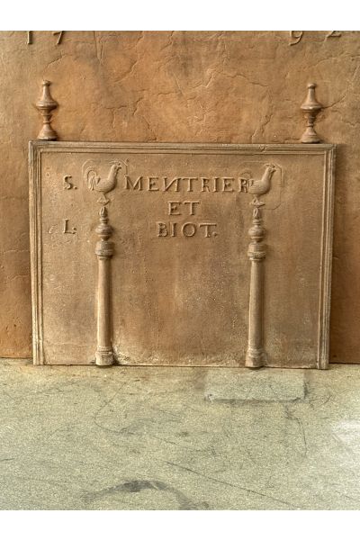 Pillars with Decoration Fireback