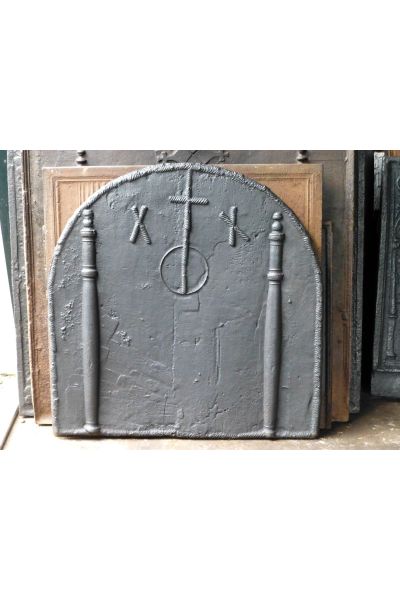 Gothic Arms Fireback made of Cast iron 