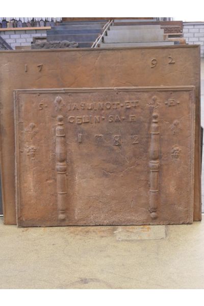 Pillars with Fleurs de Lys Fireback