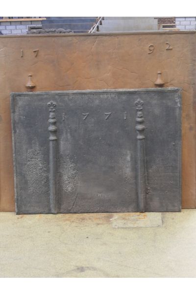 Pillars with Fleurs de Lys Fireback