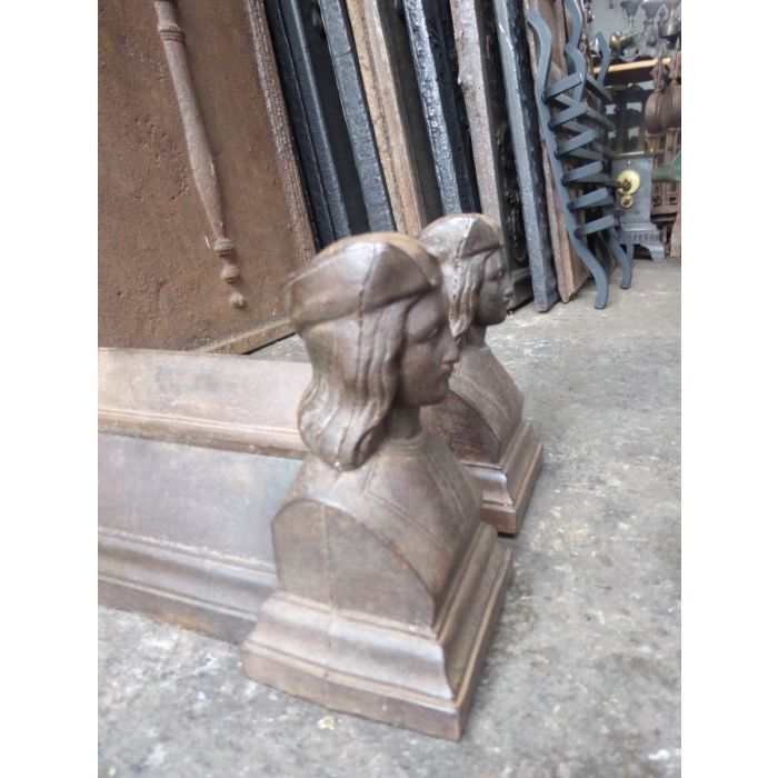 Raphael Andirons made of Cast iron 