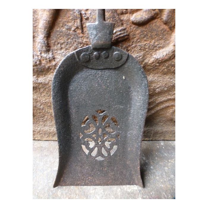 Georgian Fireplace Shovel made of Wrought iron 