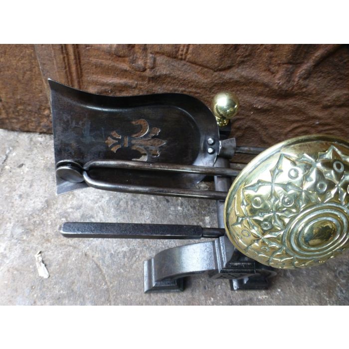Art Nouveau Fire Tools made of Wrought iron, Polished brass 