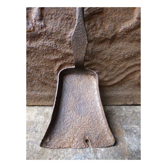 Large Fireplace Shovel made of Wrought iron 
