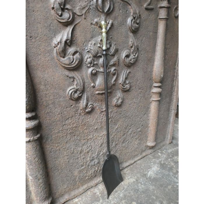 Victorian Fire Shovel made of Wrought iron, Polished brass 