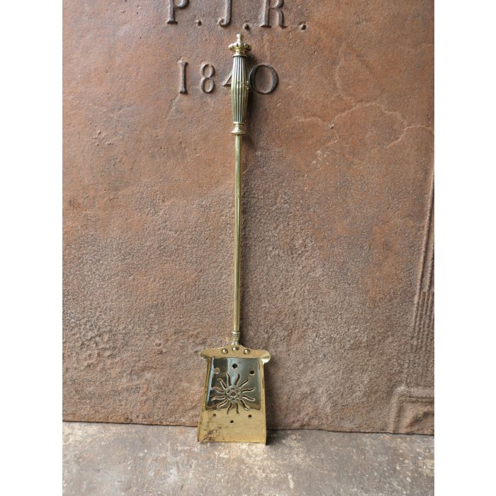 Victorian Fire Shovel made of Polished brass 