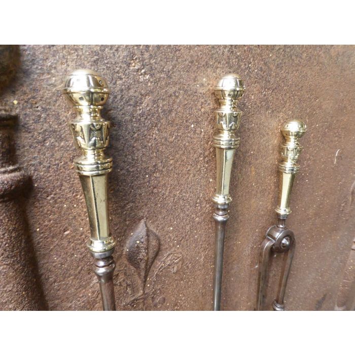 Georgian Fireplace Utensils made of Wrought iron, Polished brass, Polished copper, Bronze 