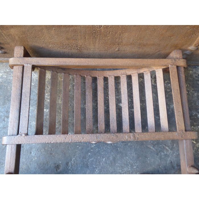 Victorian Fireplace Grate made of Cast iron, Wrought iron 