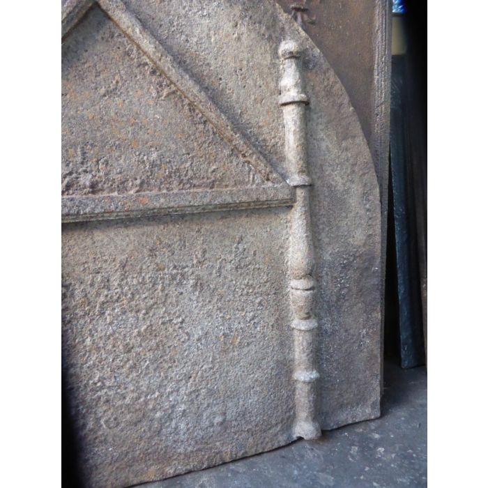 Pillars and Pediment Fireback made of Cast iron 