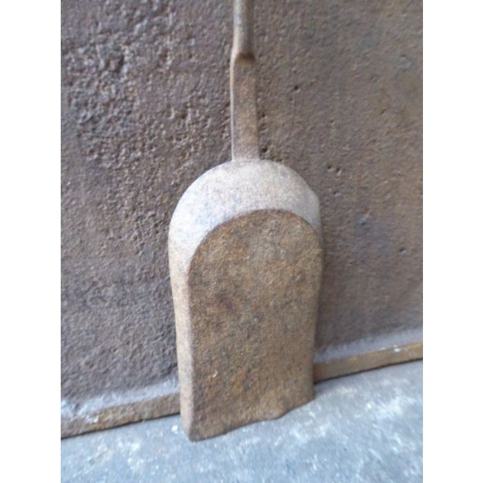 Georgian Fireplace Shovel made of Wrought iron 
