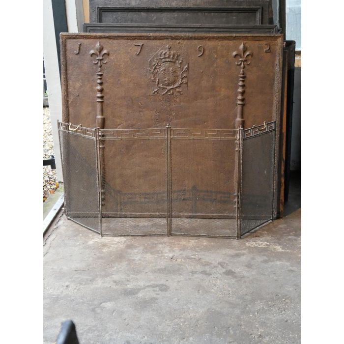 Decorative Art Deco Fireplace Screen made of Brass, Iron mesh, Iron 