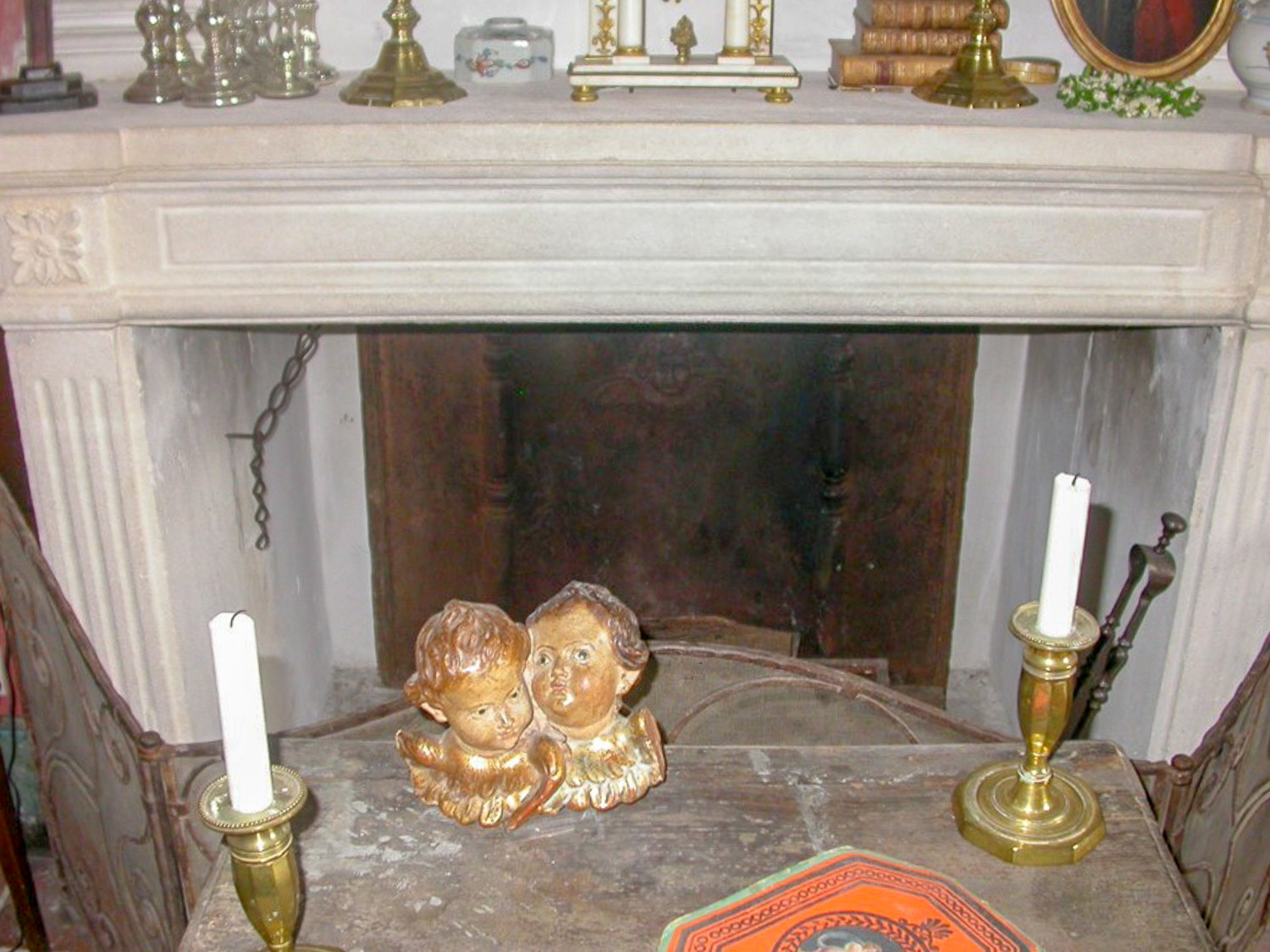 Fireplace fireback in Chavanod, France from https://www.firebacks.net