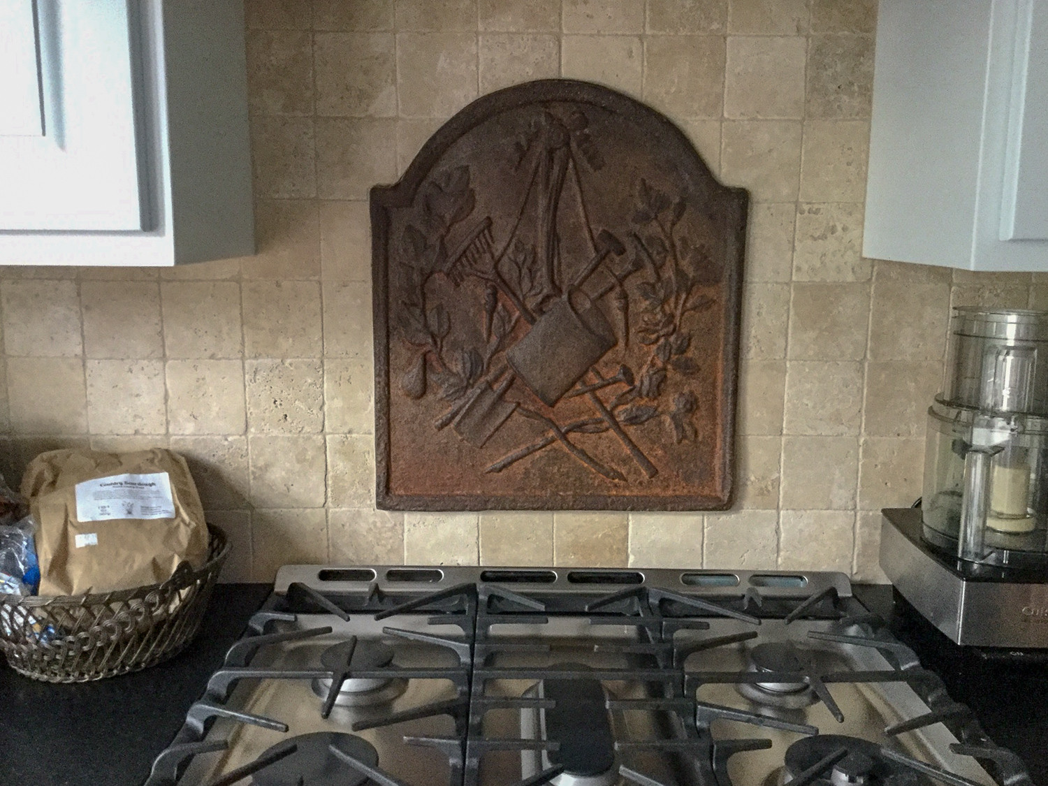 Fireback backsplash in Cleveland, Ohio sourced from https://www.firebacks.net