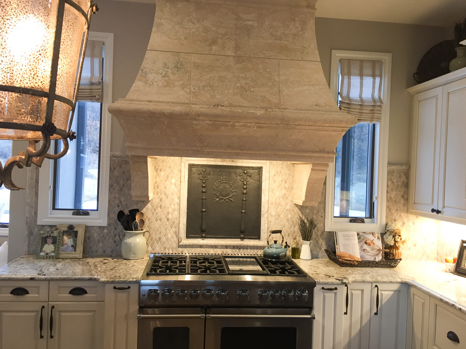 Fireback backsplash in Castle Rock by https://www.firebacks.net