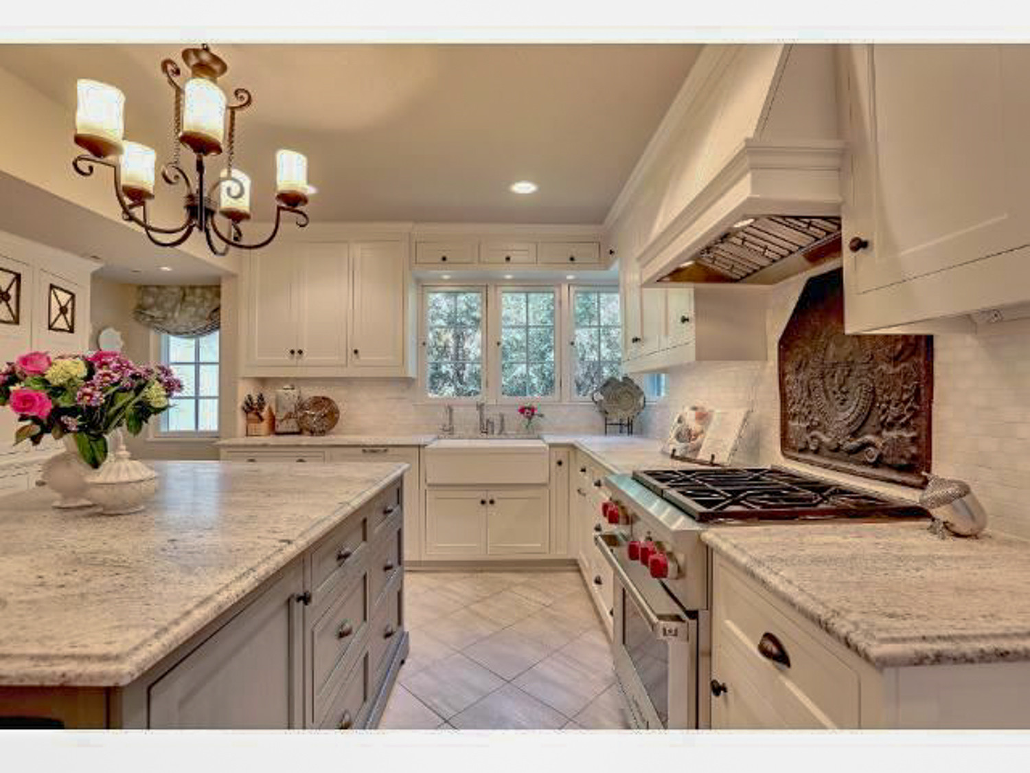 Fireback backsplash in Edina, Minnesota sourced from https://www.firebacks.net