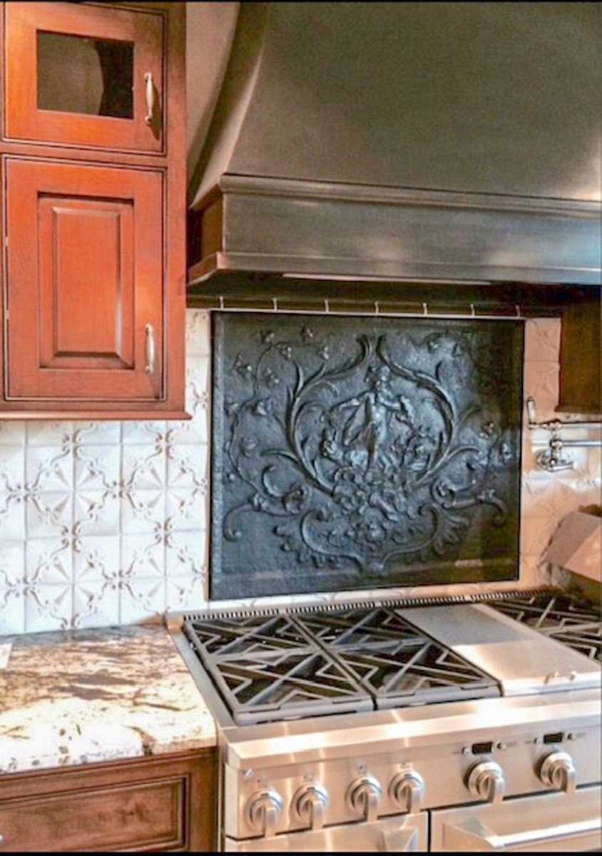 Fireback backsplash in Fremont, California sourced from https://www.firebacks.net