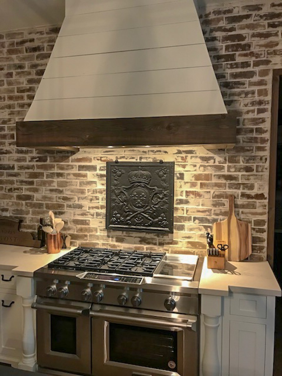 Fireback backsplash in Lumberton, Texas