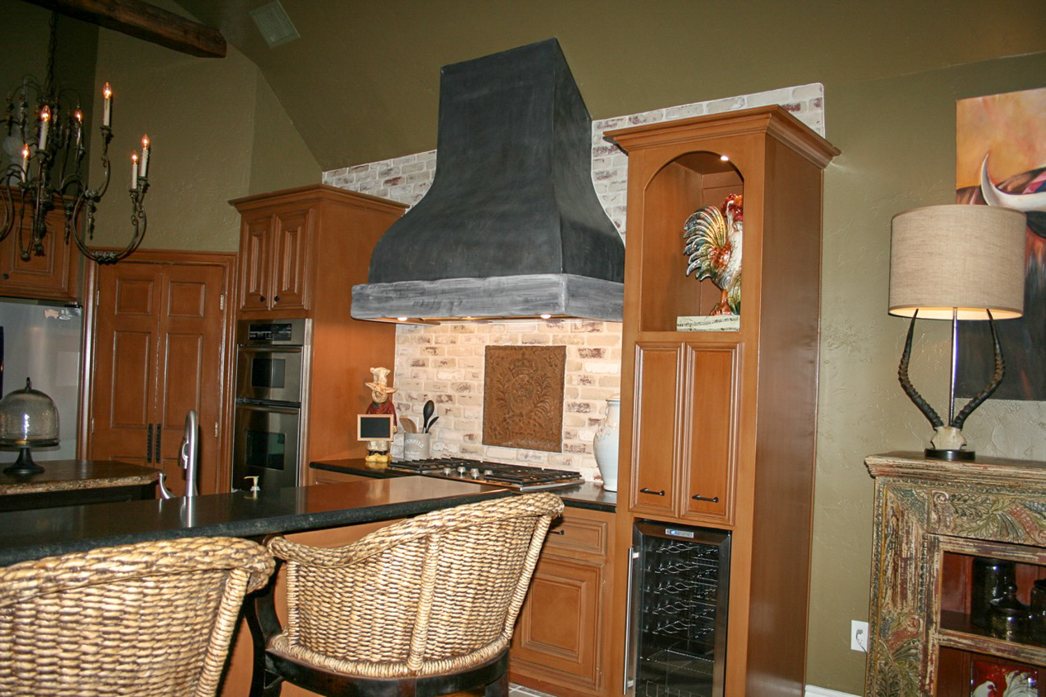 Fireback backsplash in Montgomery, Texas sourced from https://www.firebacks.net