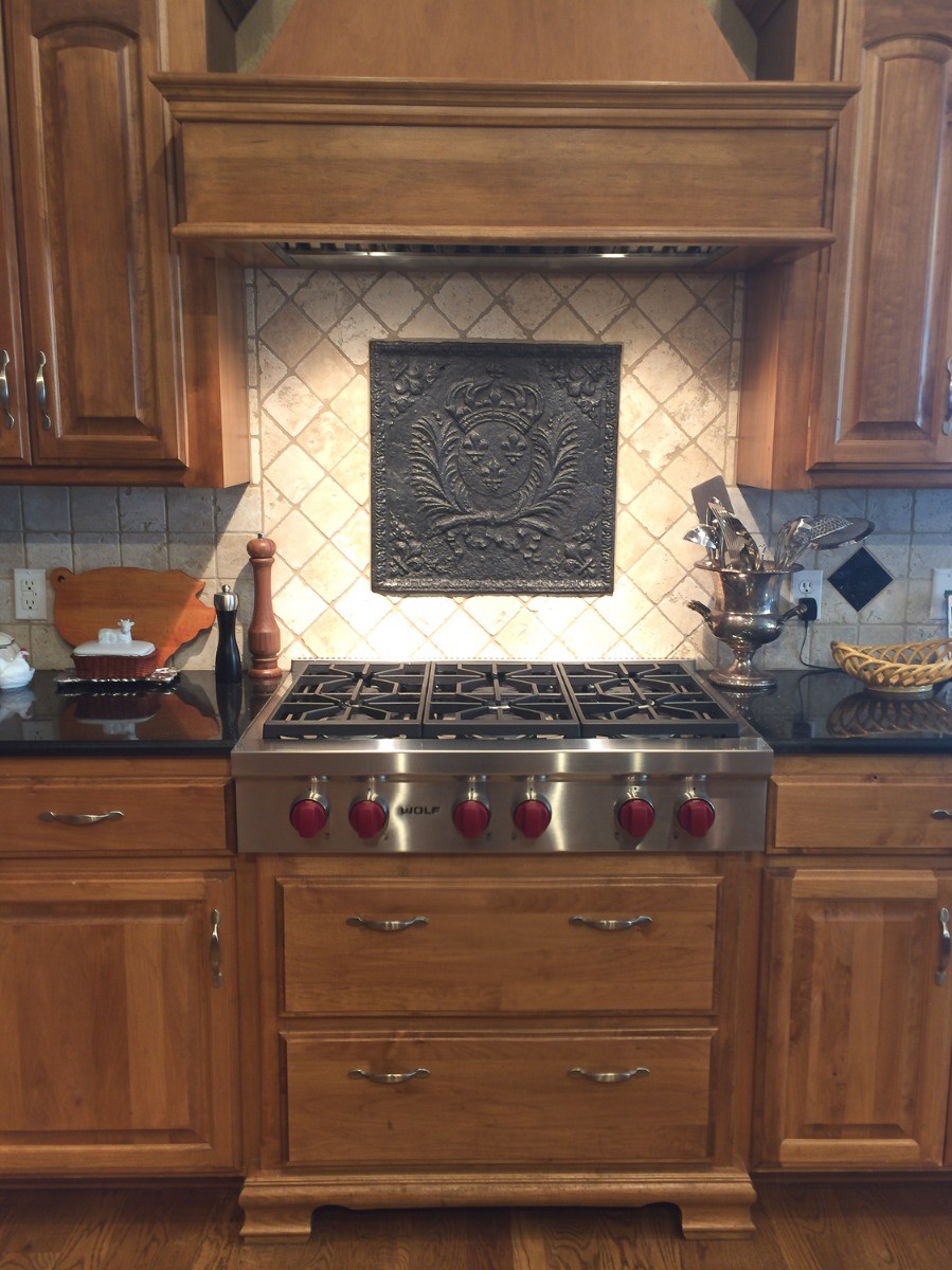 Fireback backsplash in Springfield, Missouri sourced from https://www.firebacks.net