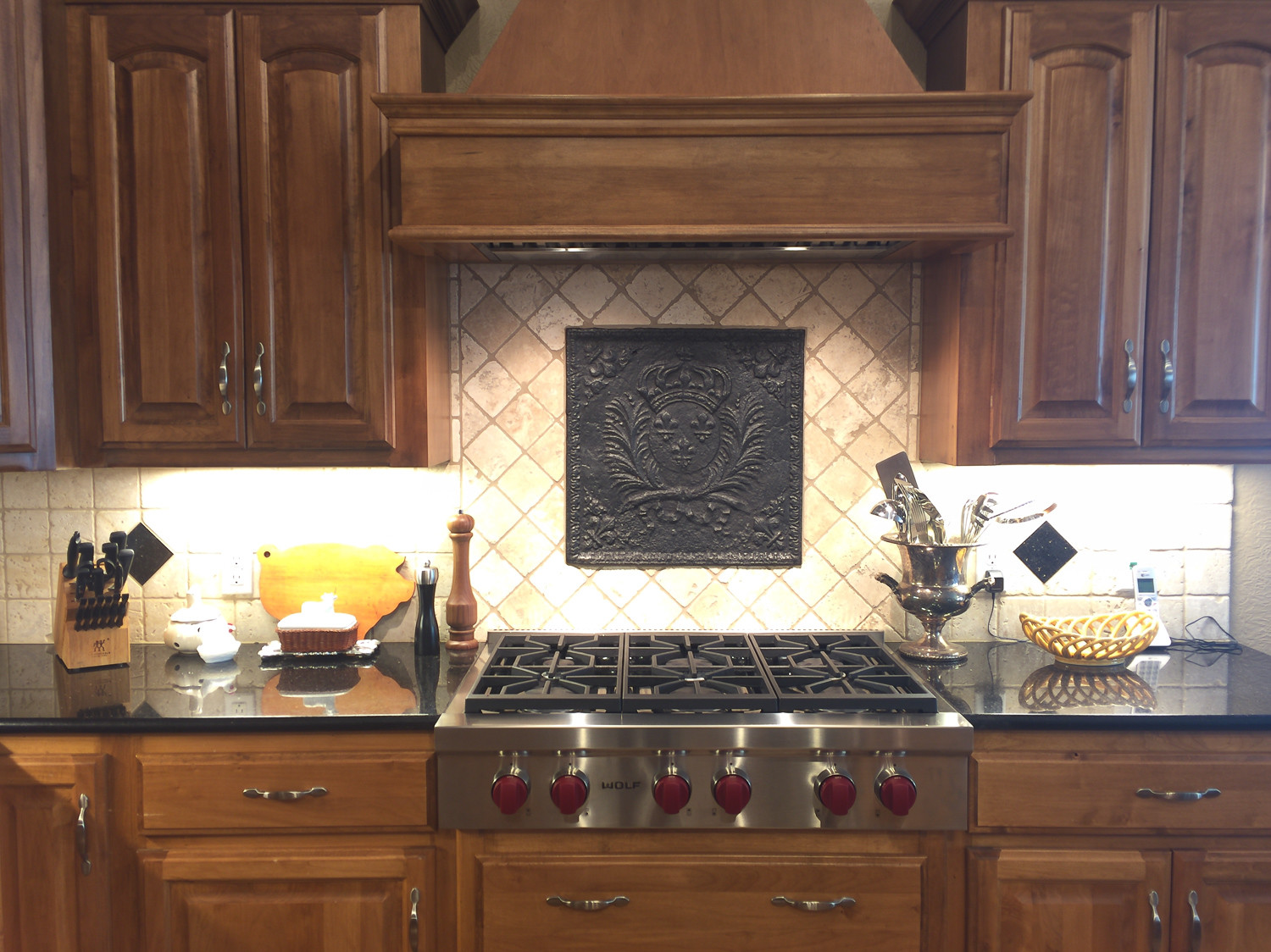 Fireback backsplash in Springfield, Missouri sourced from https://www.firebacks.net