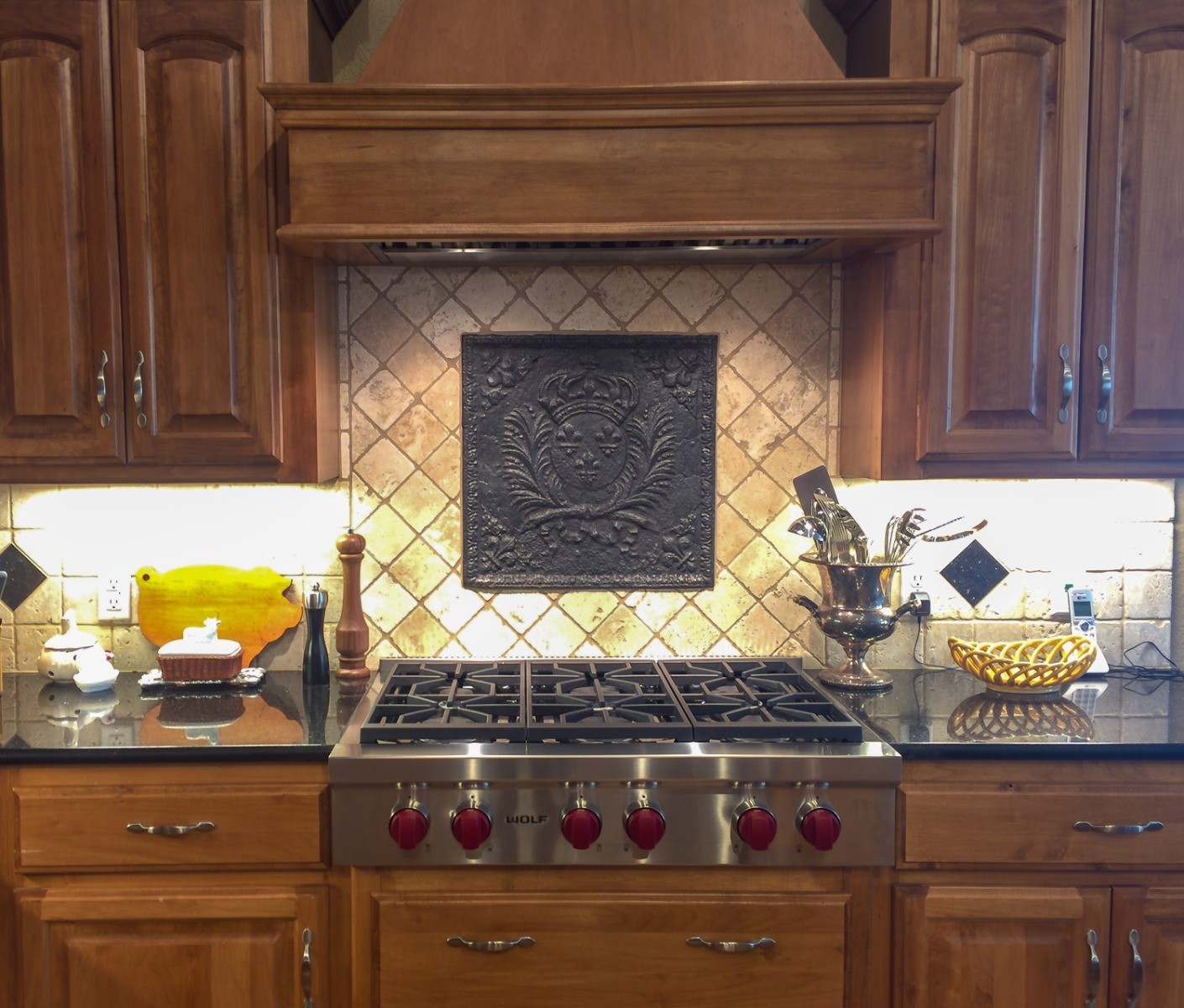 Fireback backsplash in Springfield, Missouri sourced from https://www.firebacks.net