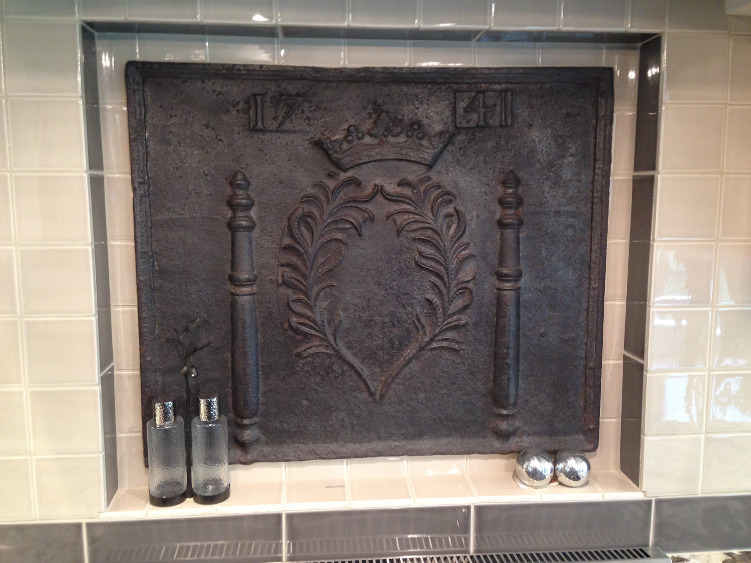 Fireback backsplash in Wayzata by https://www.firebacks.net