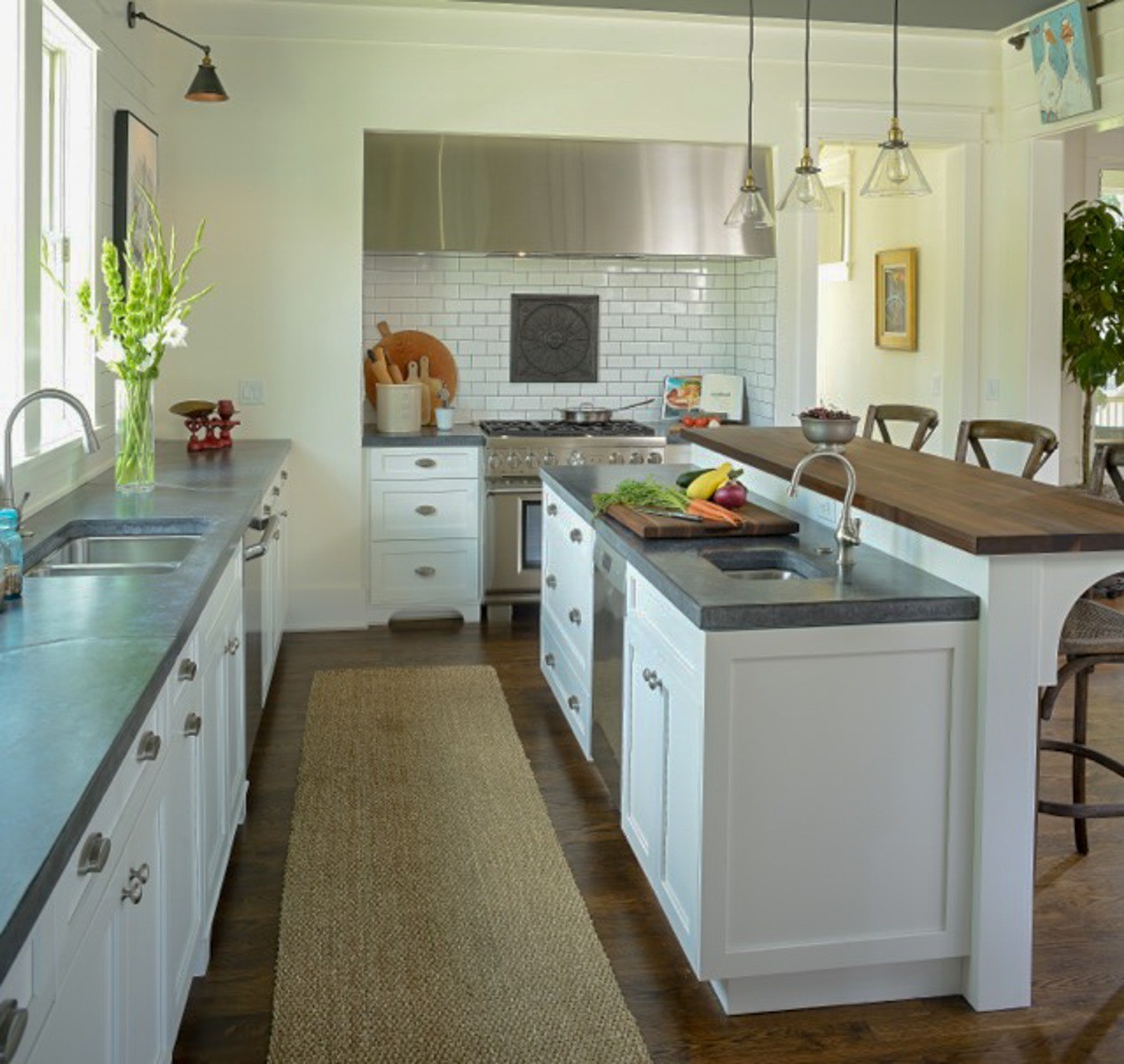 Fireback as backsplash in Charleston, South Carolina from https://www.firebacks.net