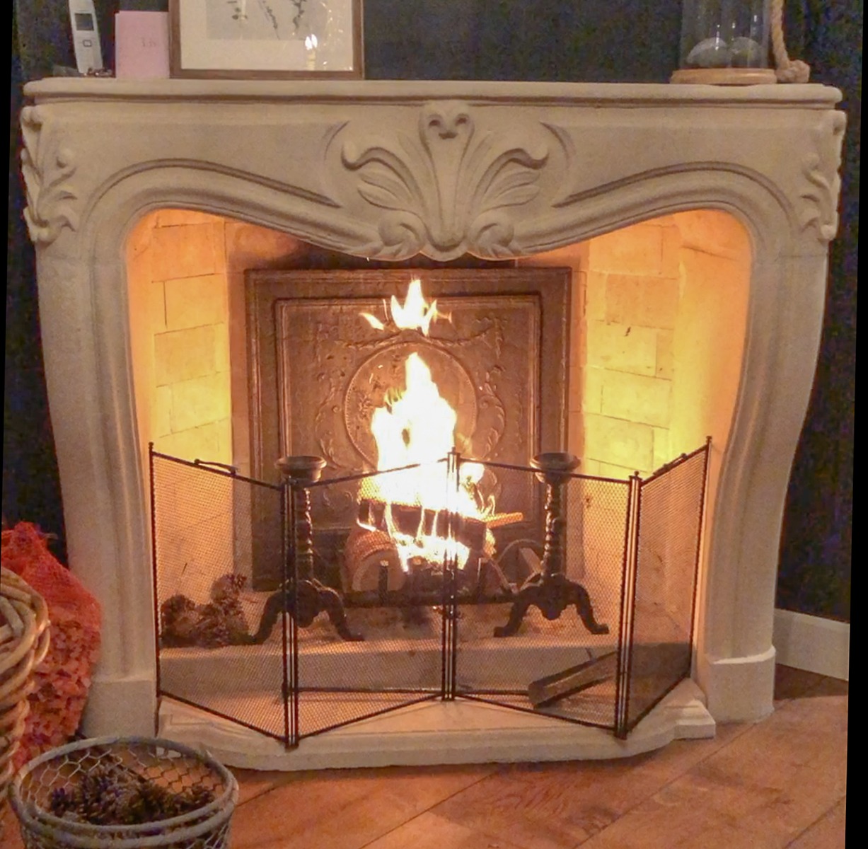 How big should a fireplace screen be?