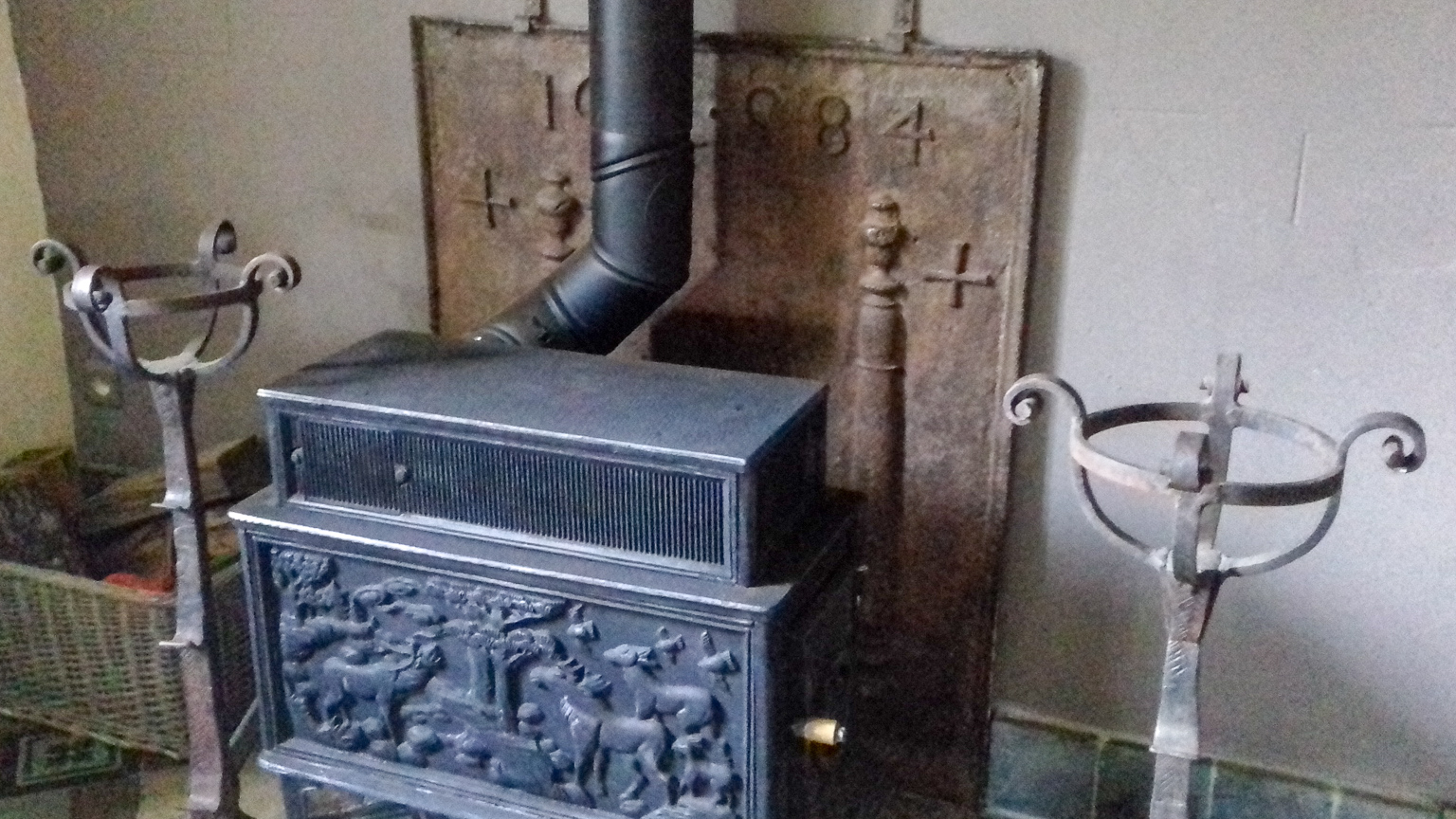 How to Protect Wall Behind Stove