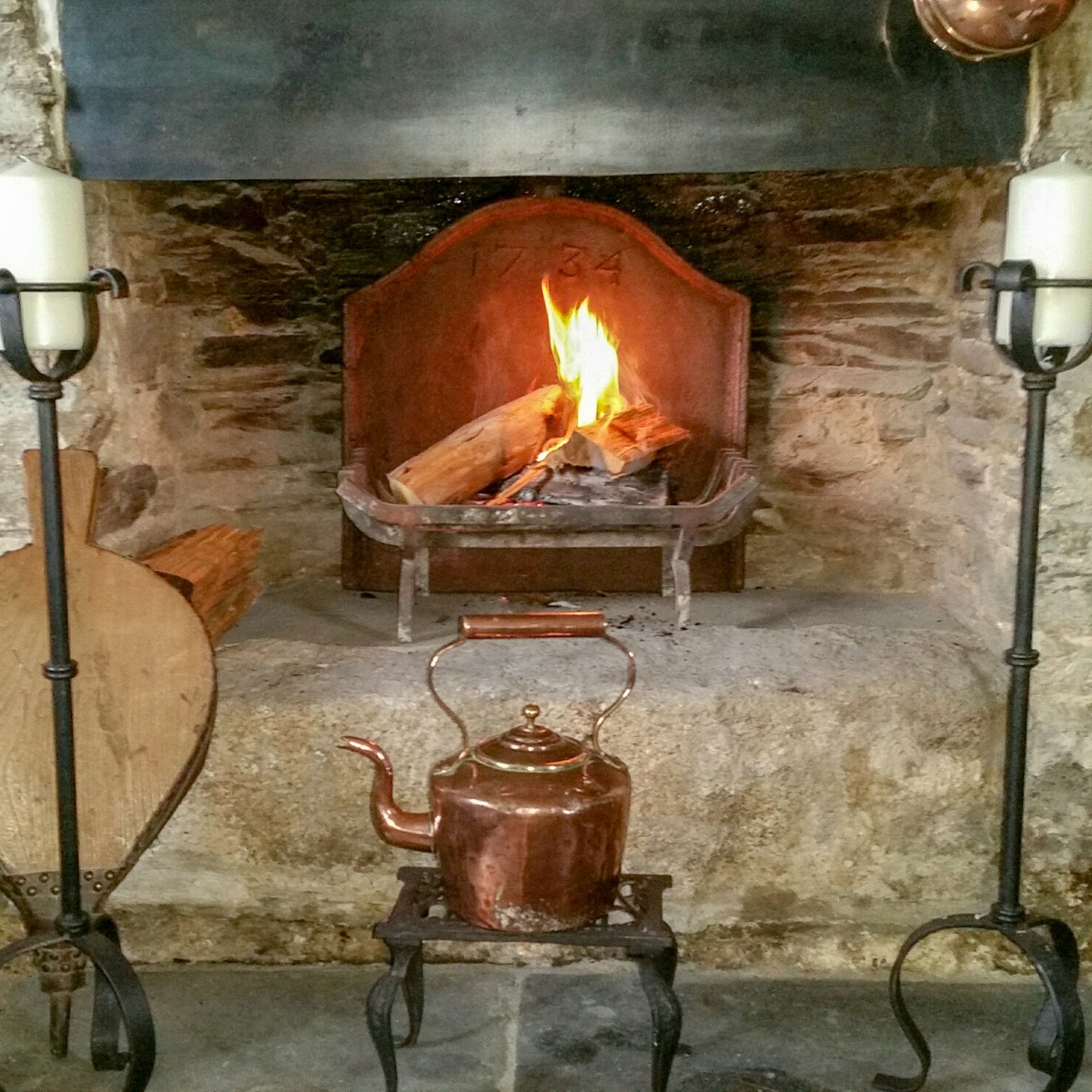 Fireplace accessories in Liskeard, UK, sourced by https://www.firebacks.net