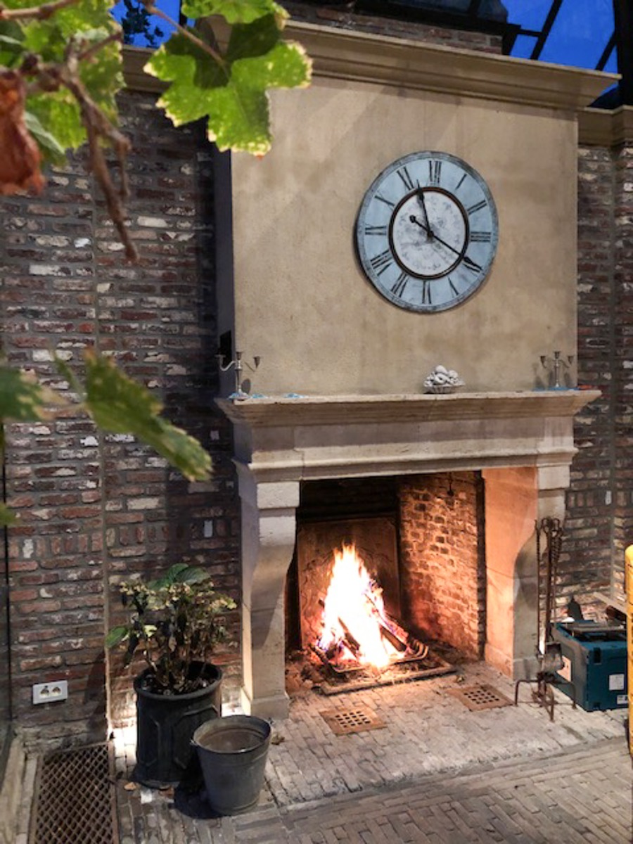 Location of the ventilation grill in the fireplace