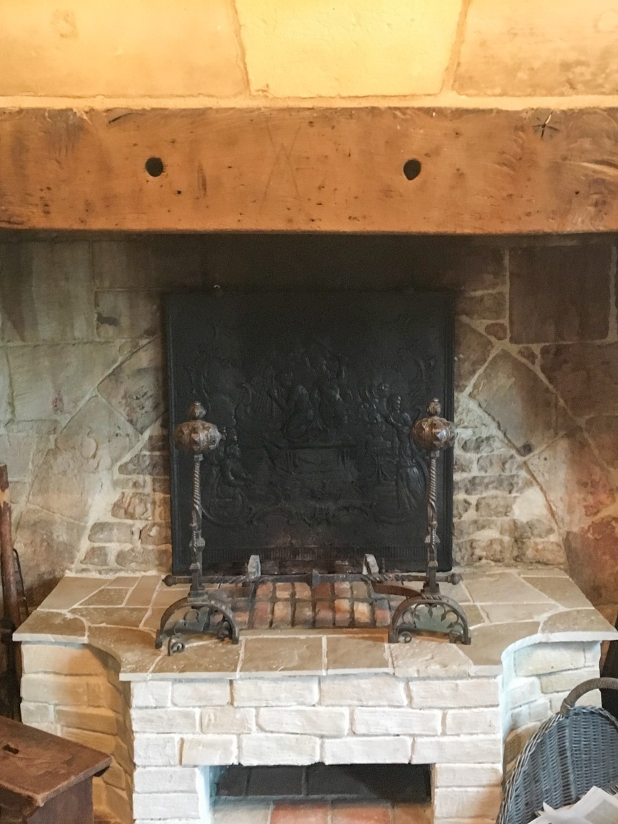 Fireplace accessories in Bonneville-sur-Touques, sourced by https://www.firebacks.net