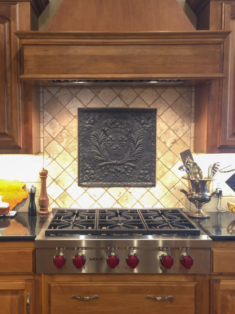 Fireback backsplash in Springfield, Missouri sourced from https://www.firebacks.net