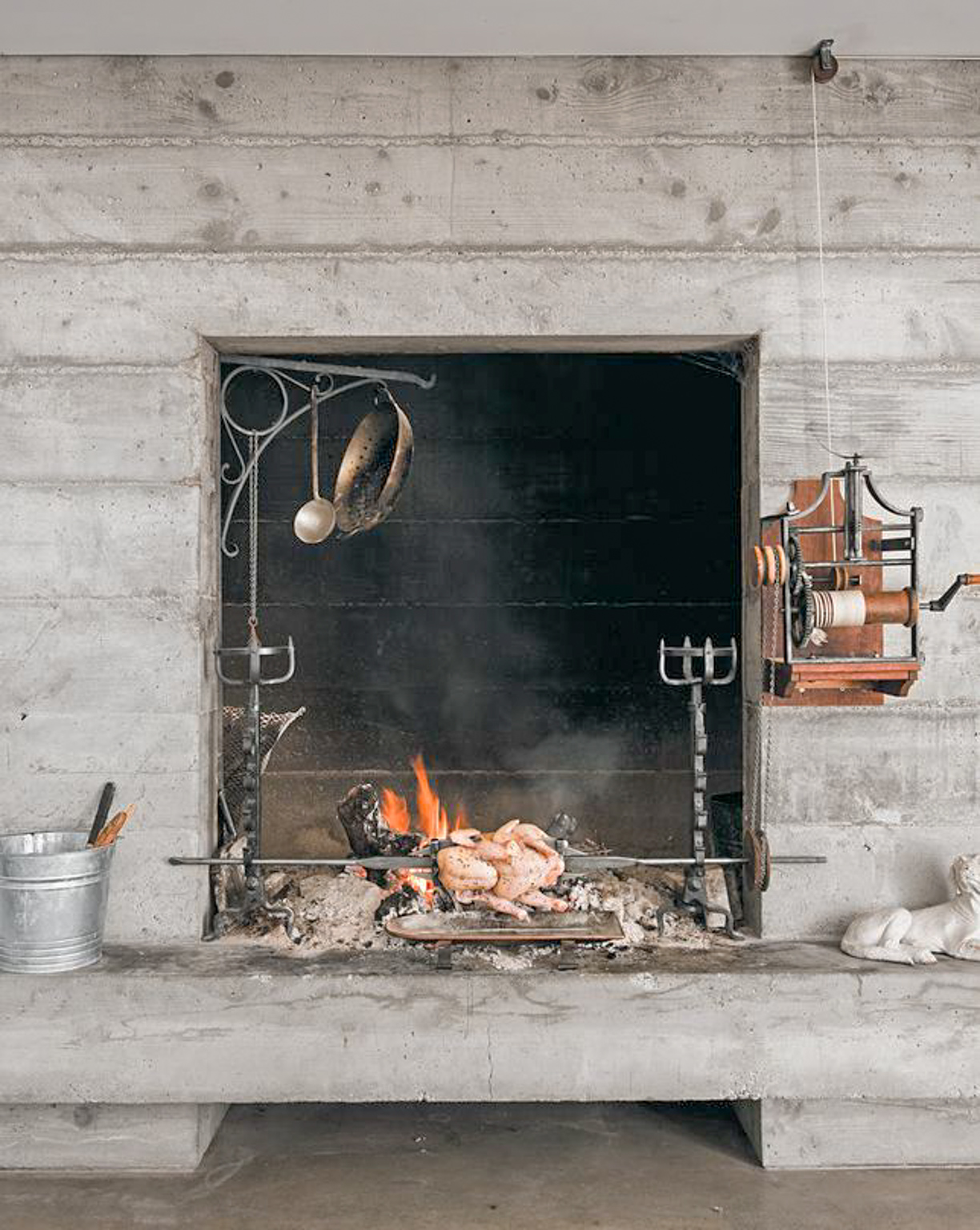 Cooking in the fireplace