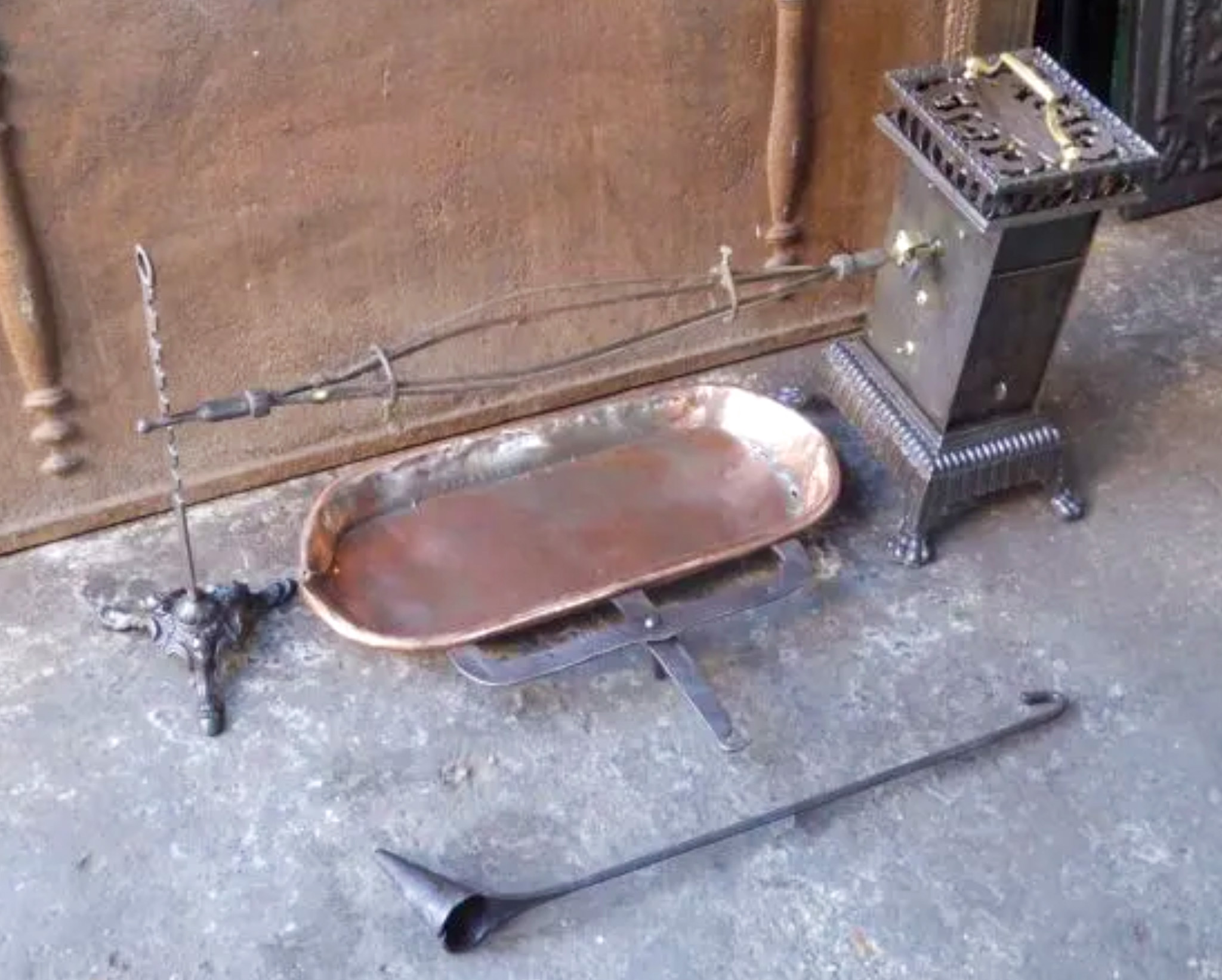 Set of a clockwork roasting jack