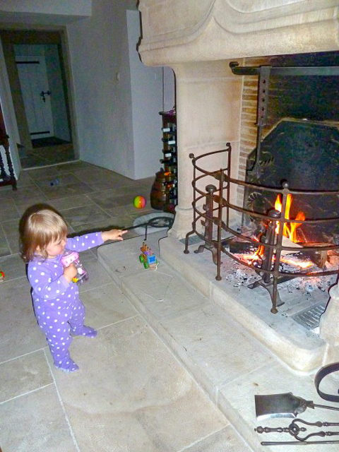 fire screen to keep children at distance