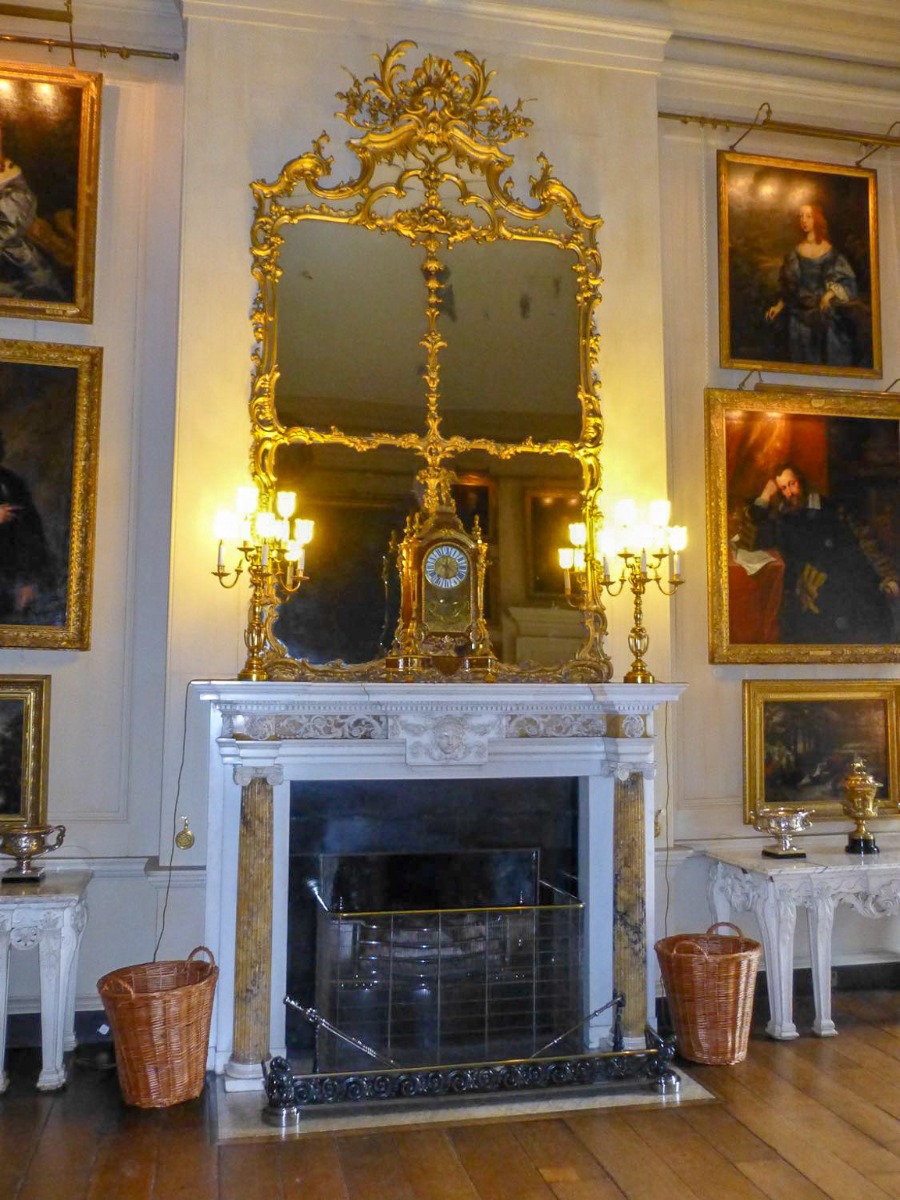 Unused fireplace with decorations