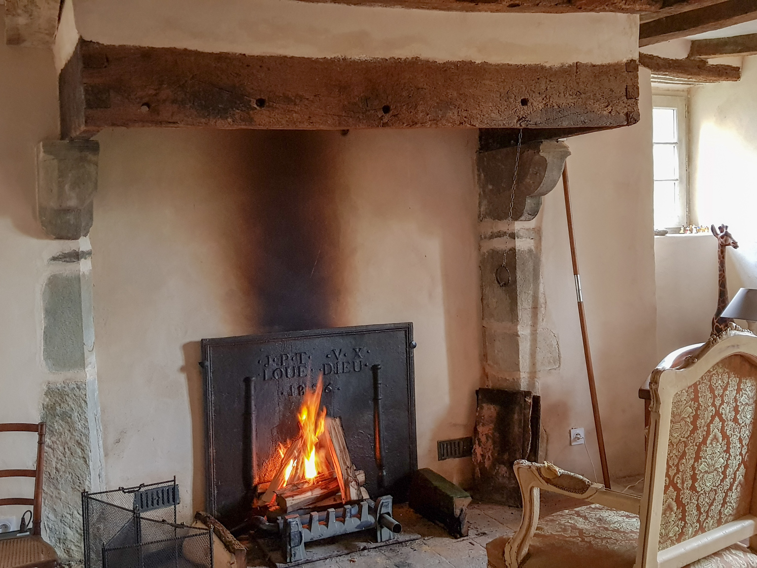 Chateau Gontier, France, sourced by https://www.firebacks.net