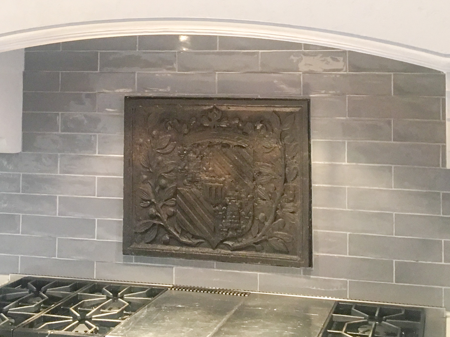 Fireback backsplash in Greenwich