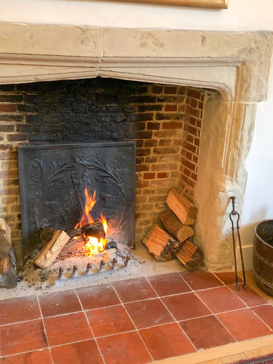 Historic House Hertfordshire, UK, sourced by https://www.firebacks.net