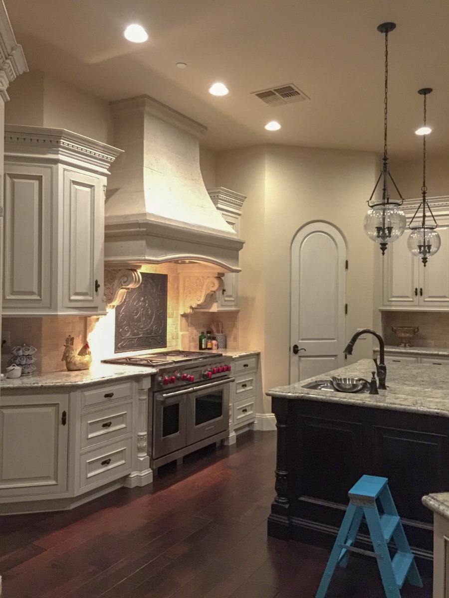 Fireback as backsplash in Rocklin, California, sourced by https://www.firebacks.net