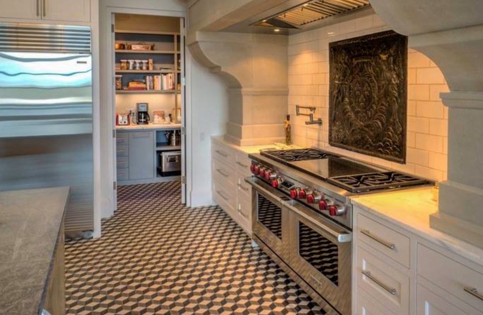 Fireback as a backsplash in Austin, Texas