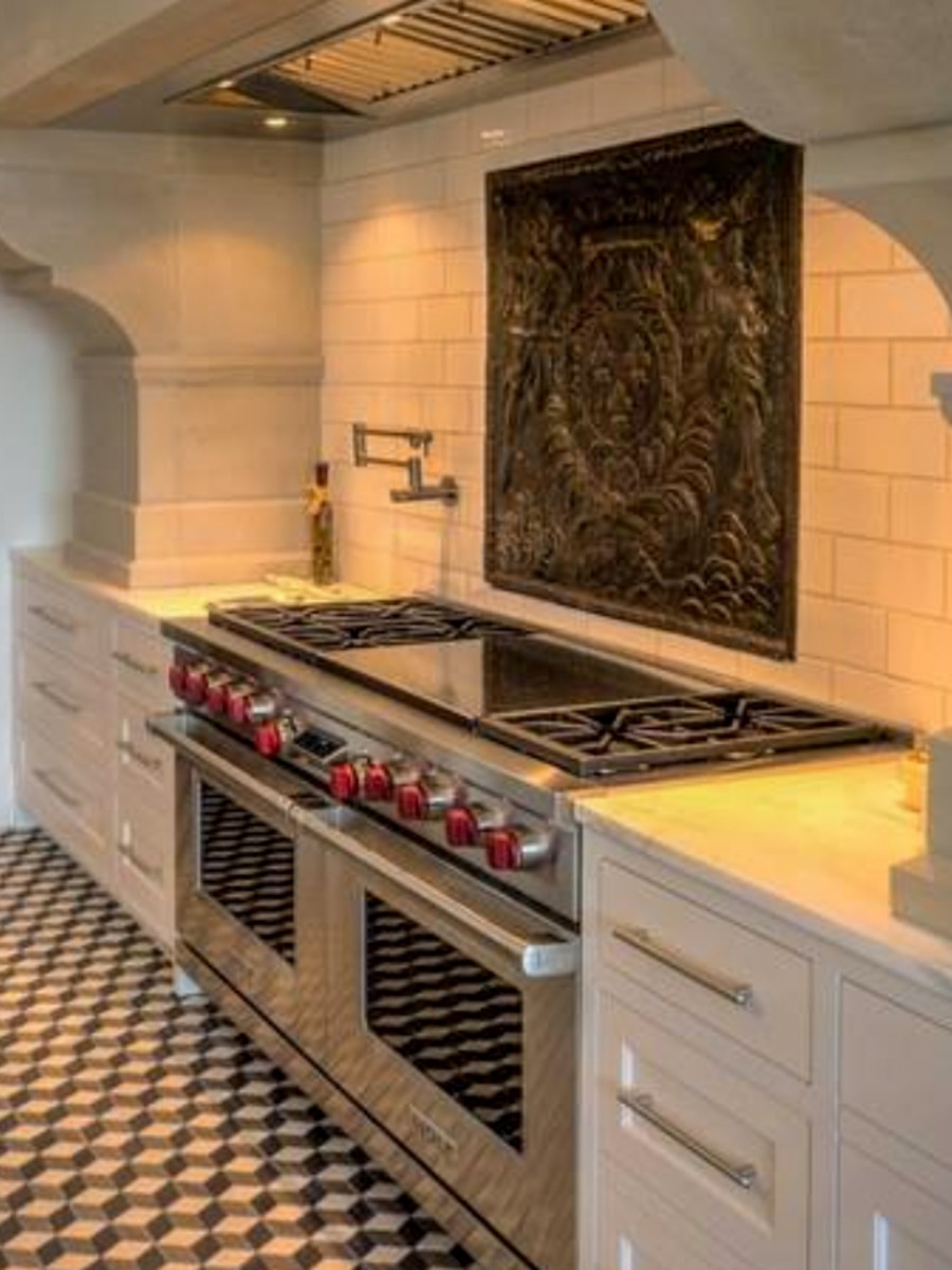 Fireback as a backsplash in Austin, Texas