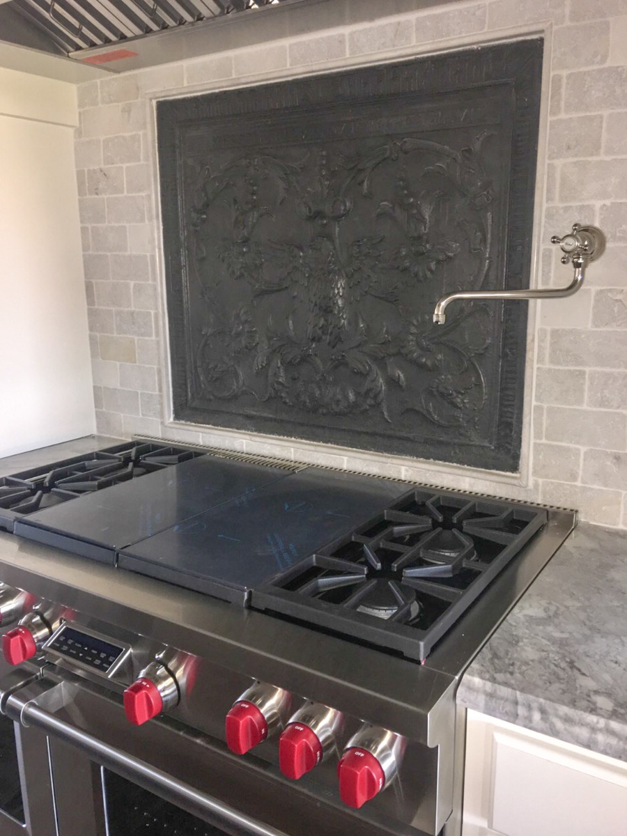 Fireback backsplash in Southlake, Texas by https://www.firebacks.net