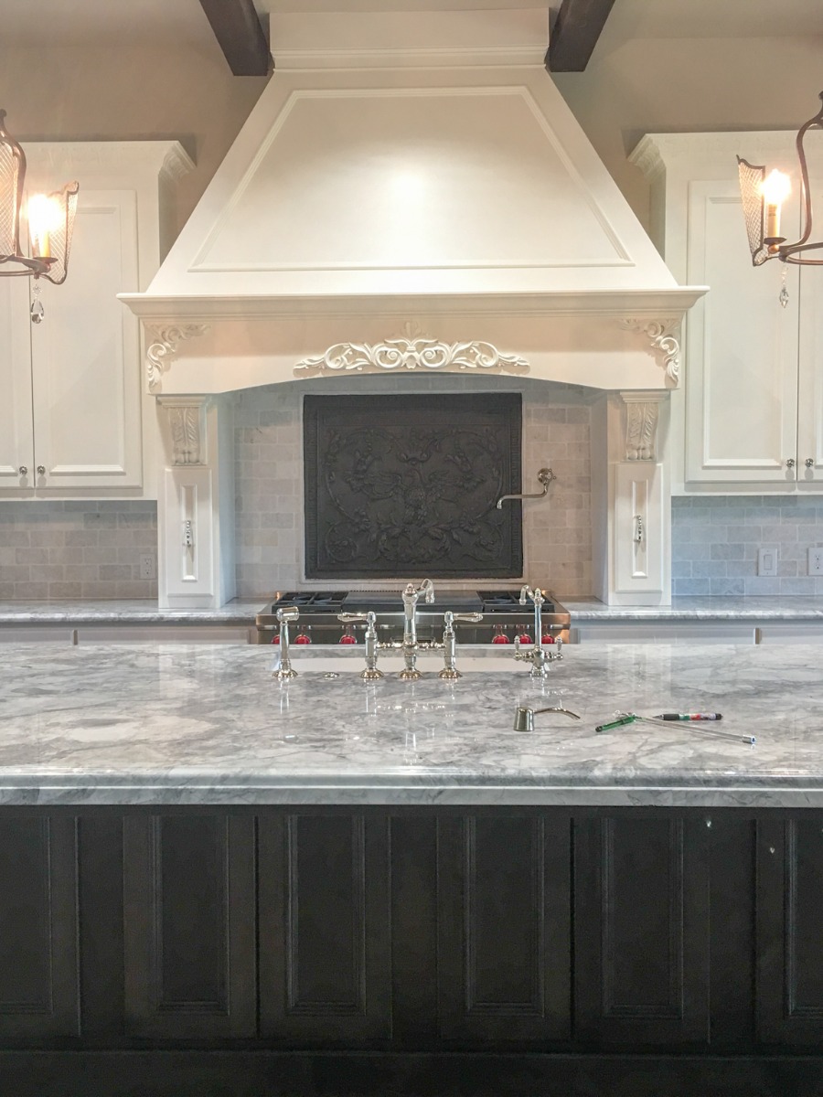 Fireback backsplash in Southlake, Texas by https://www.firebacks.net