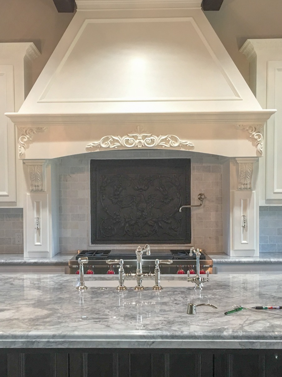 Fireback backsplash in Southlake, Texas by https://www.firebacks.net